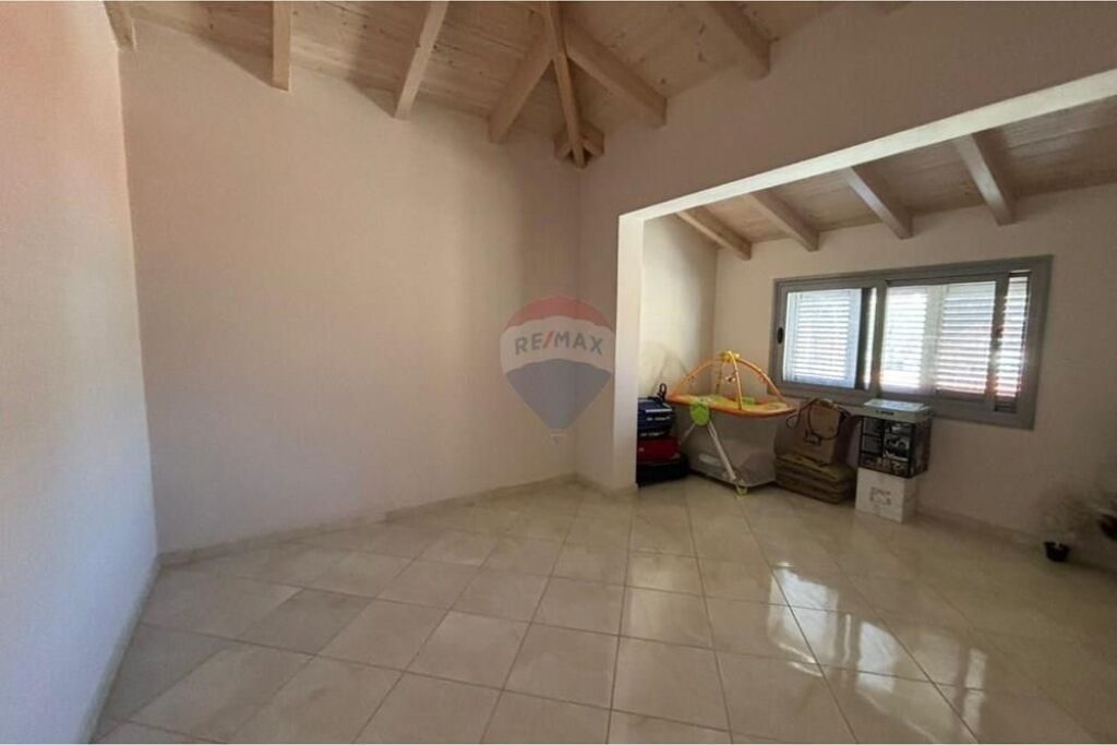 🏡 Vilë 3-Katëshe në Shitje – Llakatund, Vlorë