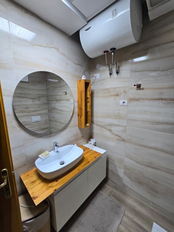 📌Jepet me qira apartament 2+1 përballë Delijorgjit