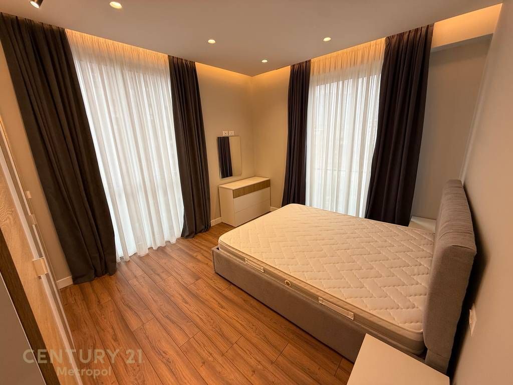 AFFITTASI APPARTAMENTO 3+1+2+POSTO AUTO, EX MERCATO ELETTRICO!