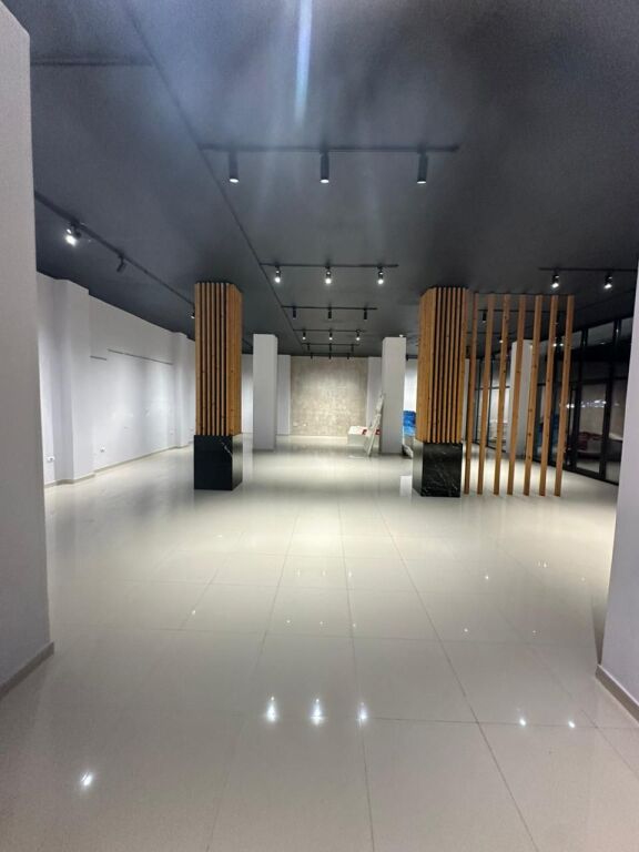 JEPET ME QERA AMBIENT BIZNESI, DURRES