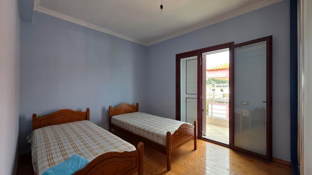 🏡 Apartament 2+1 me Qira – Kat i Dytë i Vilës, Vlorë