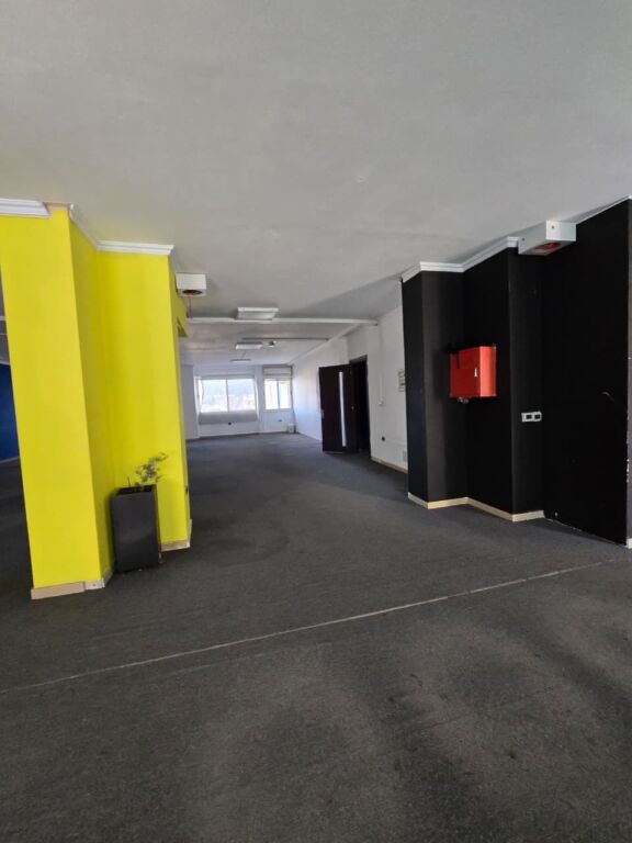 Premises for rent 530m2 in Delijorgj