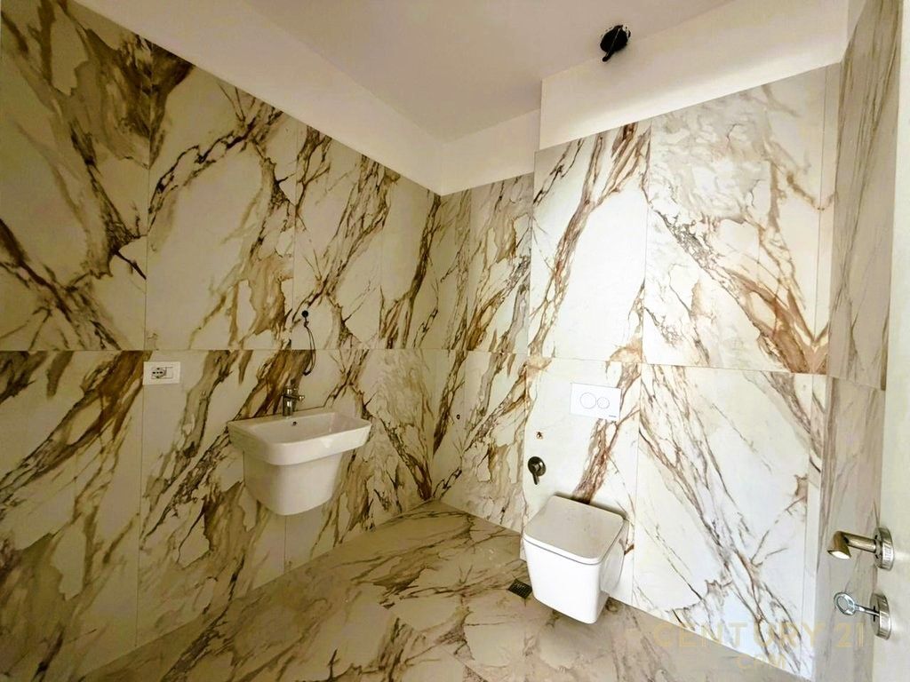 SPACE 250 METERS OPEN SPACE NEXT TO BARRIKADAVE STREET FOR RENT!