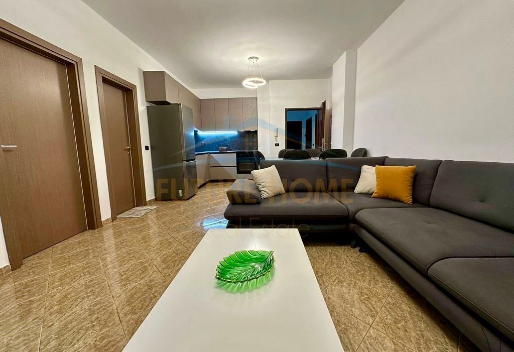 📍 Yzberisht – 1+1 me Qira te “Nela 6”! 🏠