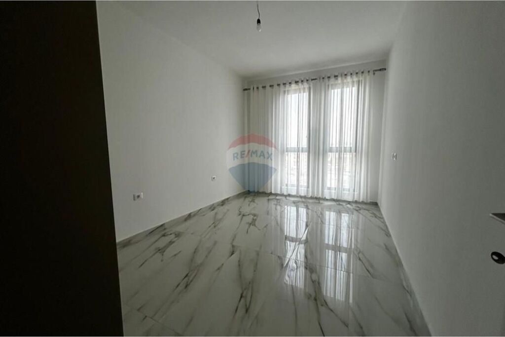 🏡 Apartament Modern me Qira – Gjimnazi Ali Demi, Vlorë