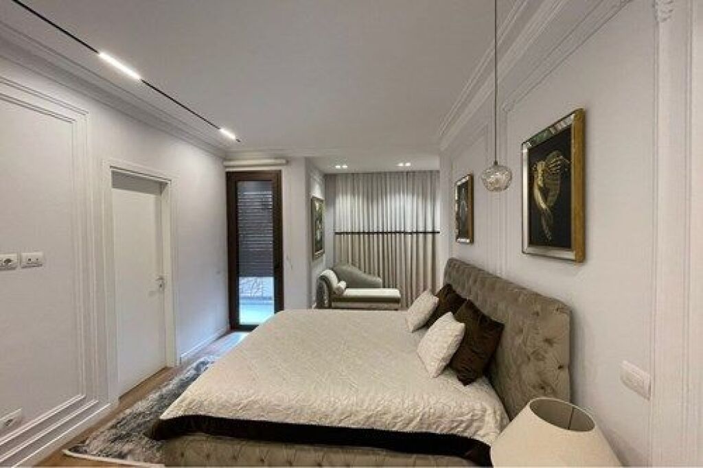 Apartament 2+1+2 me qira në qendër të Tiranës