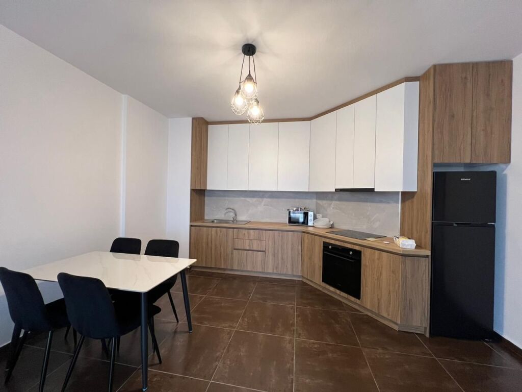 affittasi 2+1 presso RRETHRROTULLIMI ASTIRIT !
