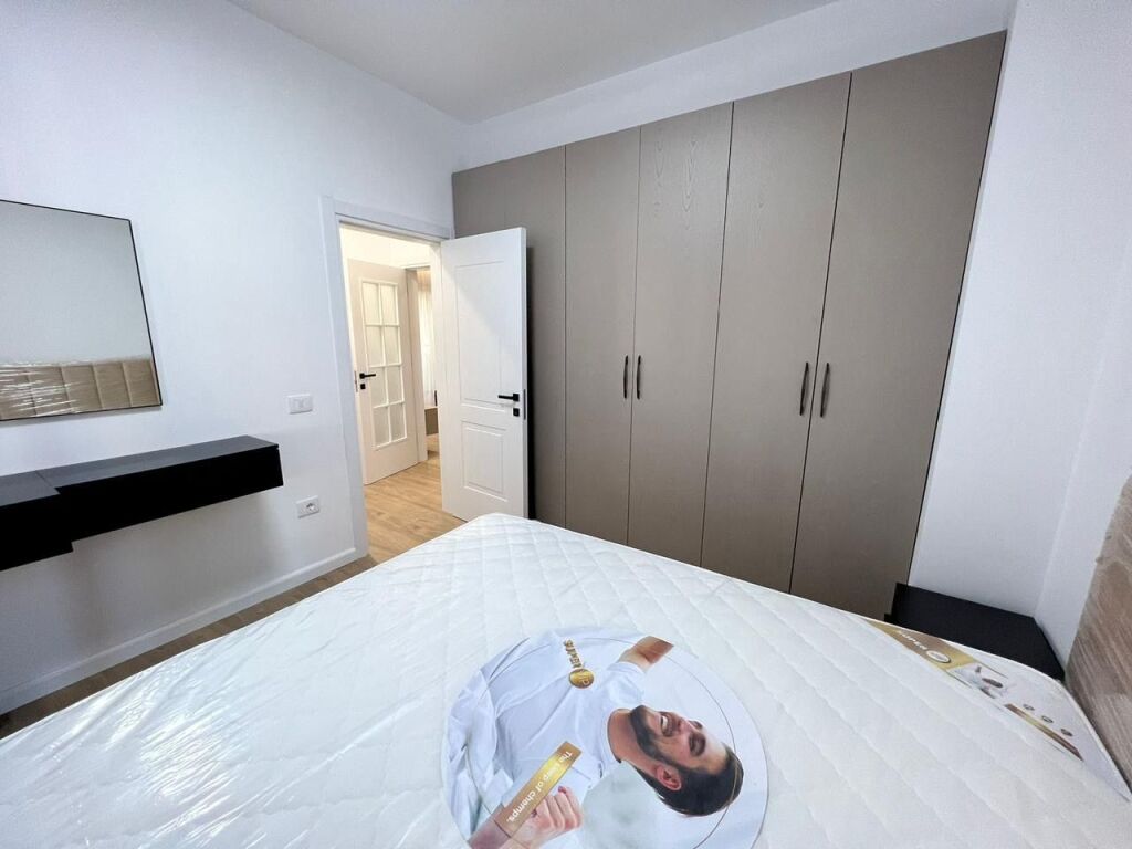 Apartament 2+1, Zogu I Zi!