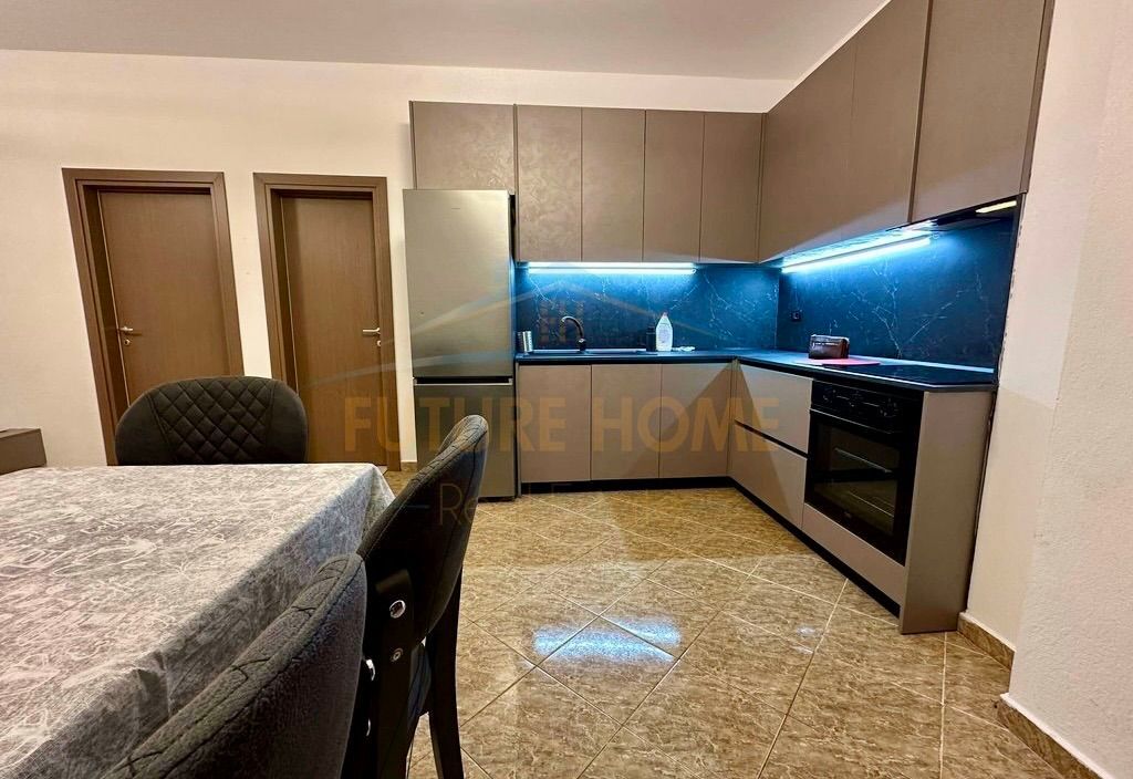 📍 Yzberisht – 1+1 me Qira te “Nela 6”! 🏠