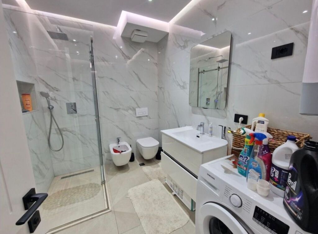 Super Appartamento 3+1 +2 +3 Posti Auto in Affitto – Campo di Aviazione