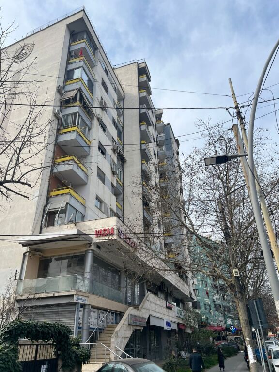 Affitto, Appartamento 1+1, Palazzo con Freccia