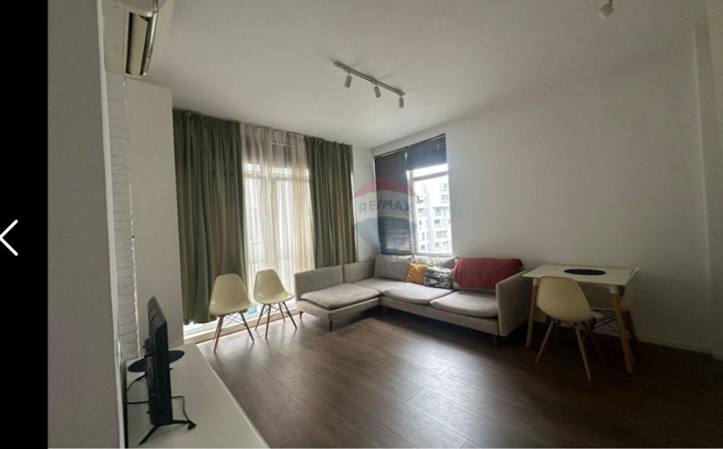 Apartament per qera 1+1 tek Komuna e Parisit