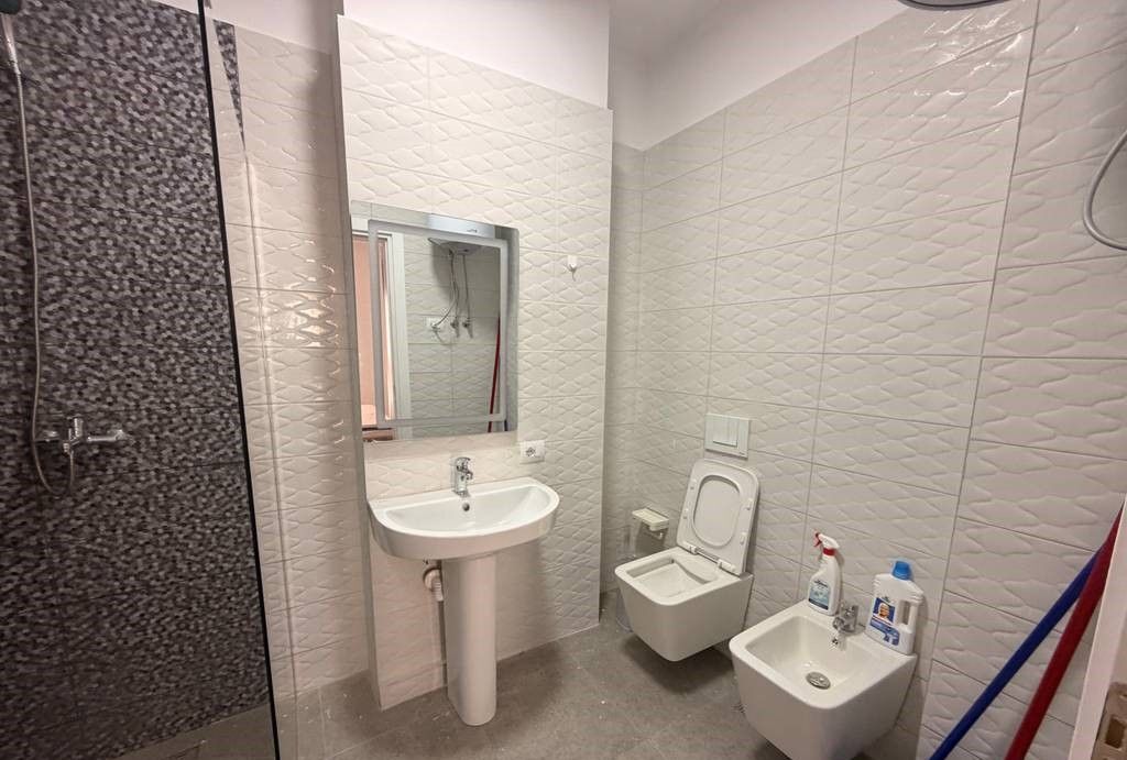 NE ZOG TE ZI JEPET PER QIRA APARTAMENT 2+1+2 !