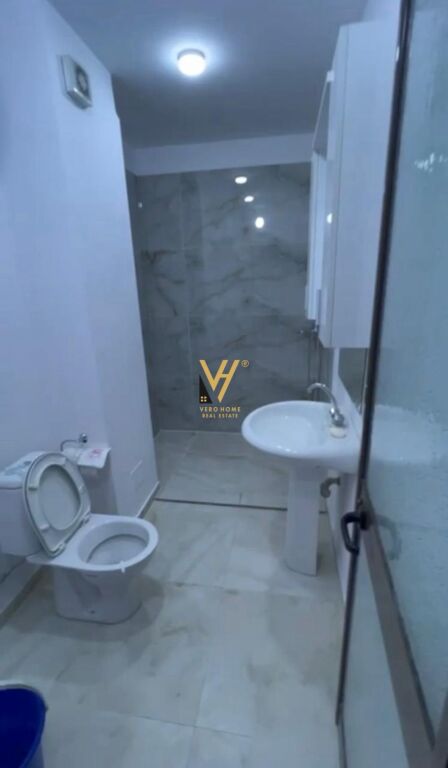 OFFICE 124 M2 FOR RENT AT SQUARE 21, KAVAJES STREET 80,000 LEKE