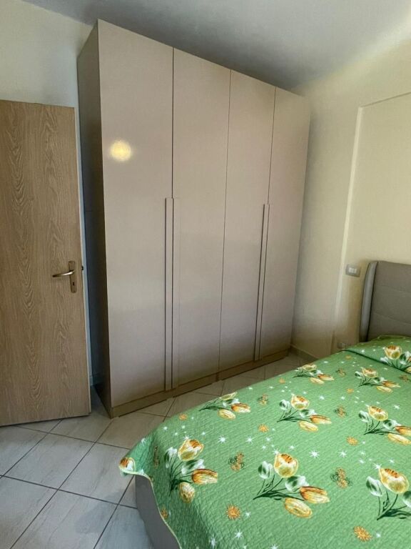 JEPET ME QERA GARSONIERE VOLLGA, DURRES