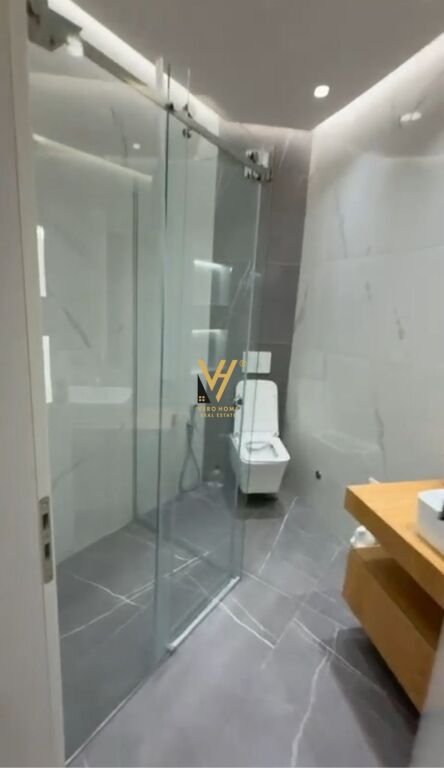 AFFITTASI APPARTAMENTO 1+1+BLK ALL'UNAZA E RE 65.000 LEKE