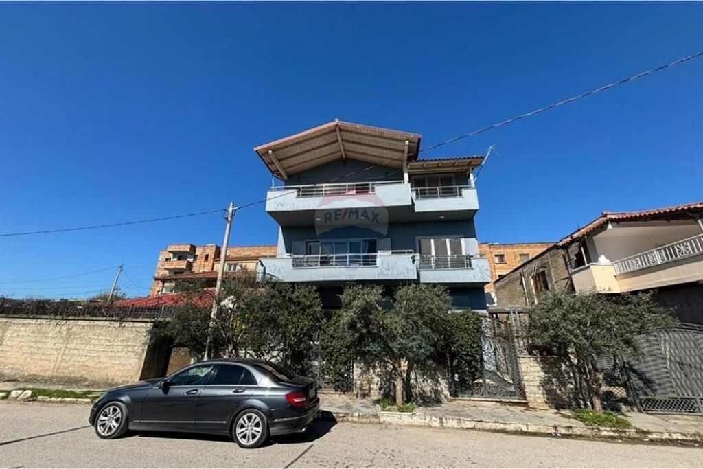 🏡 3-Storey Villa for Sale – Llakatund, Vlora