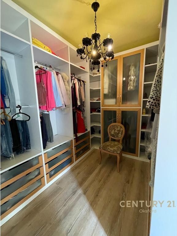 Jepet me qira apartament 3+1+2 tek Rezidenca Kodra e Diellit 2