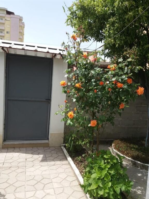 PRIVATE HOUSE WITH YARD FOR RENT IN 1 MAY NEIGHBORHOOD, FIER