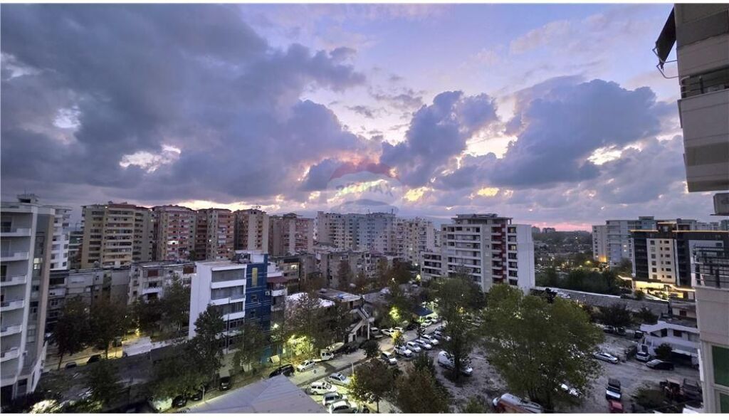 Apartament 2+1+2 ne shitje , pas Hotel Martini