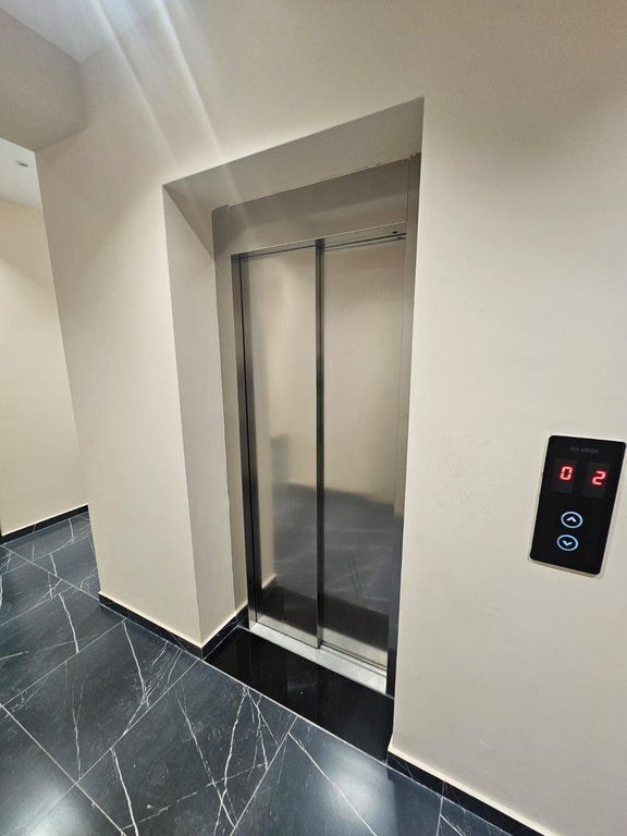 JEPET ME QERA APARTAMENT 2+1+2 TEK RRUGA BARRIKADAVE