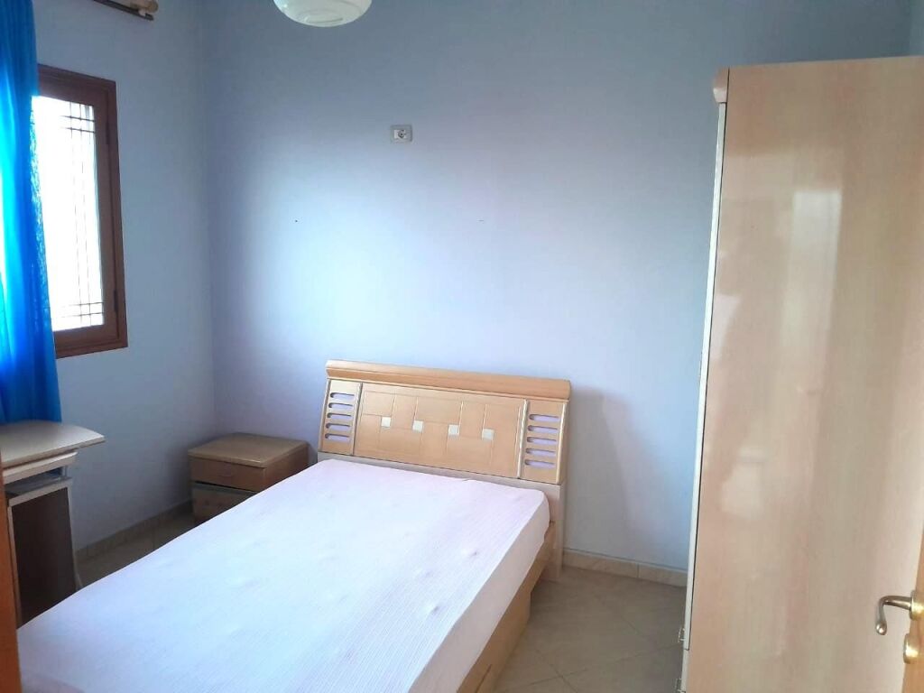 Shtepi private me oborr Vlore