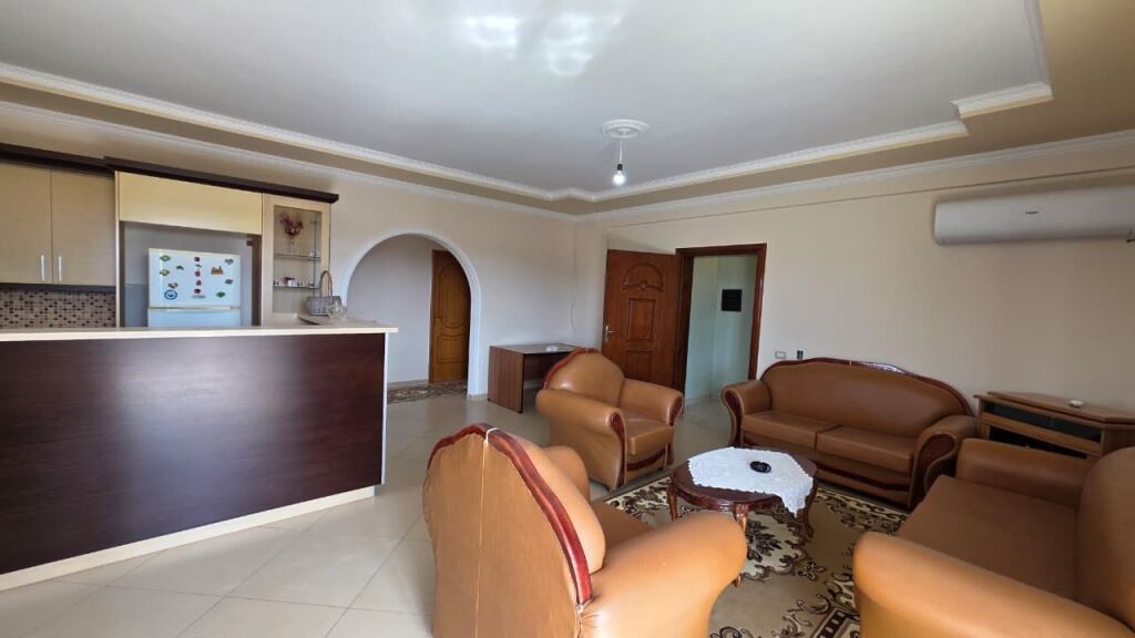 🏡 Apartament 2+1 me Qira – Kat i Dytë i Vilës, Vlorë