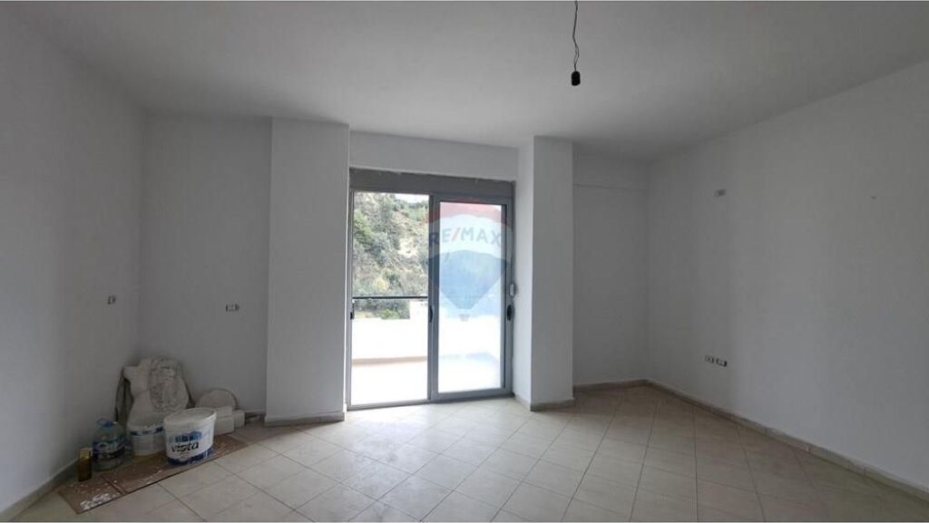 🏠 Apartment 1+1 for Sale – Blv. Ismail Qemali, Vlorë