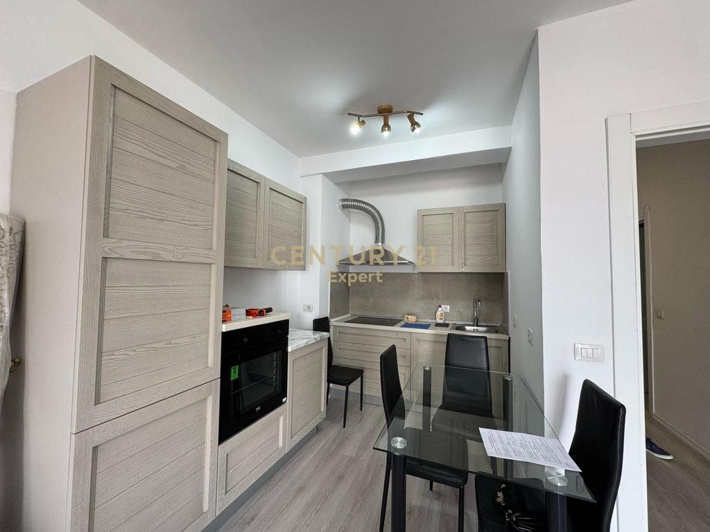 Appartamento 1+1 in affitto in Via Durazzo, Tirana! 700 € /Mese Superficie Totale 81m2