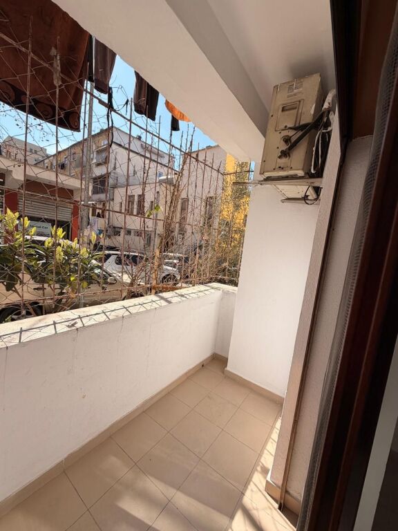 Apartament me Qira