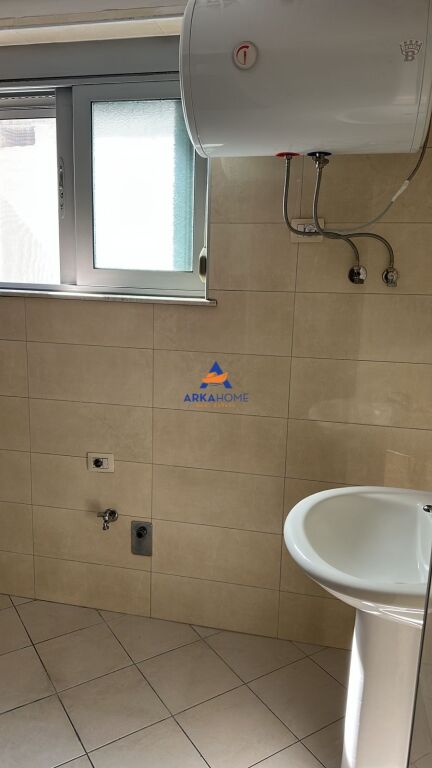 APPARTAMENTO IN AFFITTO 2+1+VERANDA "PALLATET CABEJ" 50000 LEKE (TRATTABILE SE ARREDATO) O 35000 LEKE (PARZIALMENTE ARREDATO)