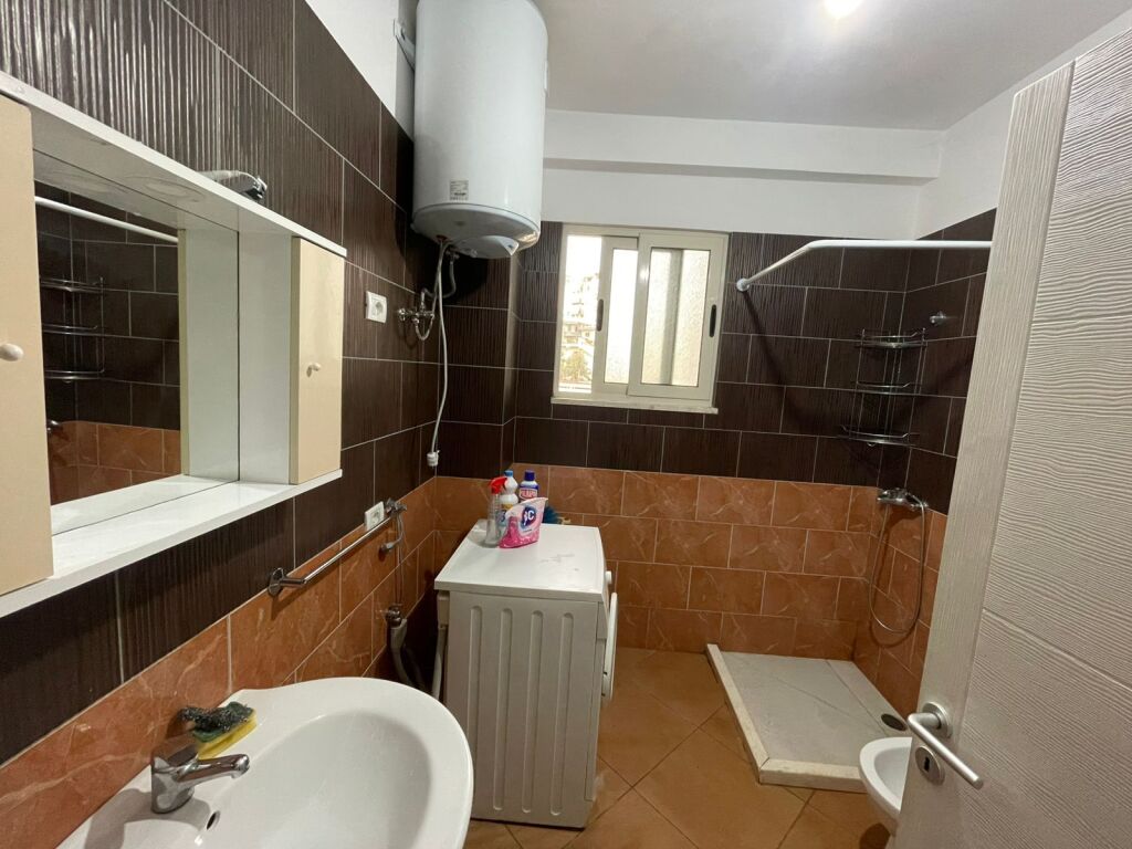 Apartament me qera 1+1 - 📍Shkoze, prane kompleksi Tom Doshit