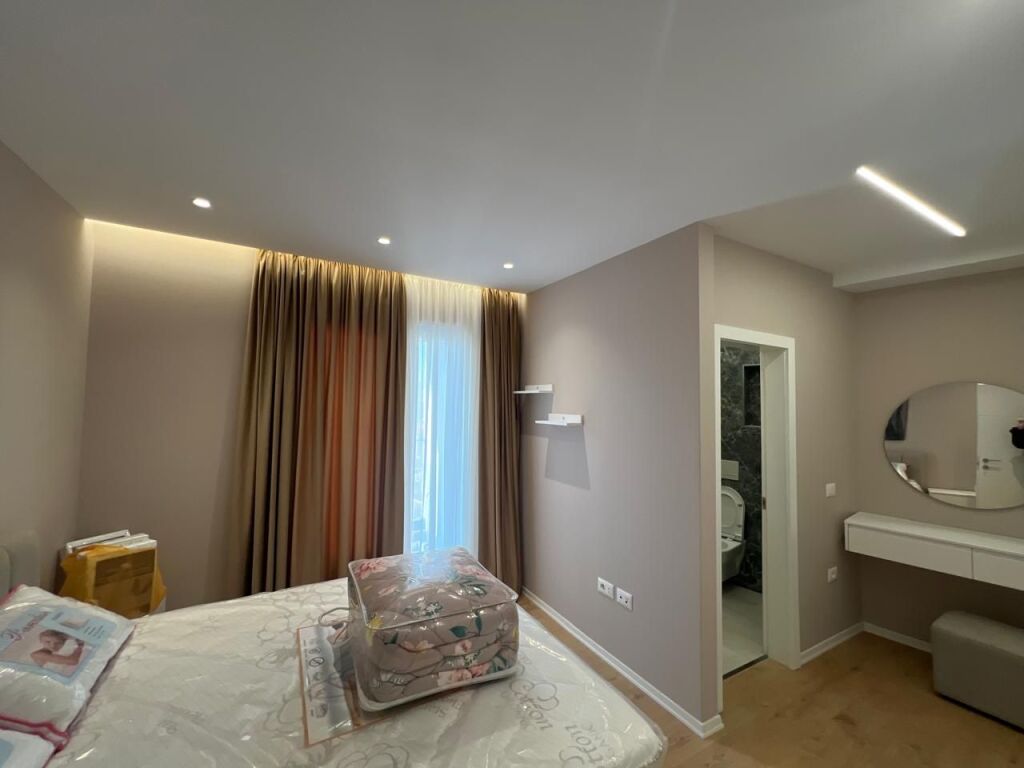 Apartament 2+1+2 plus post parkimi  me qira ne Rr.Jordan Misja tek Bulevardi i Ri