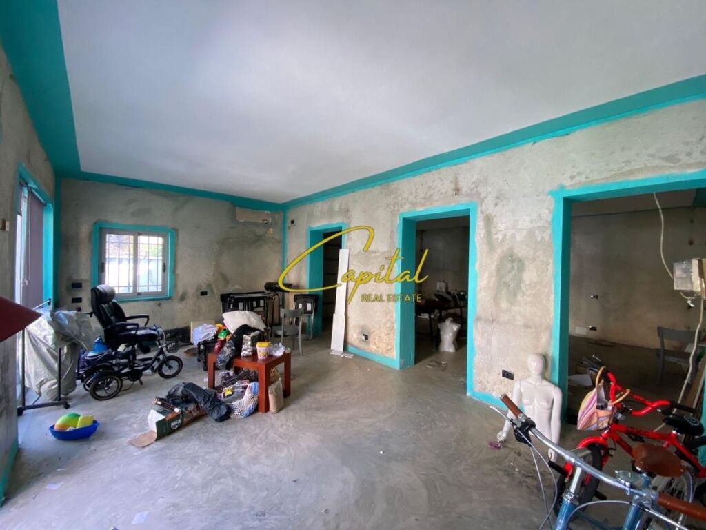 AMBIENTE COMMERCIALE IN AFFITTO 180 M2 EX BLOCCO 1.500 EURO