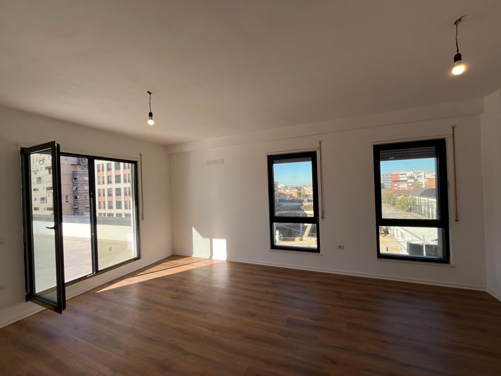 Appartamento 2+1, Porcellana!