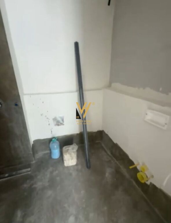 JEPET ZYRE 100 M2 ME QIRA TE RRUGA BOGDANEVE 120.000 LEKE