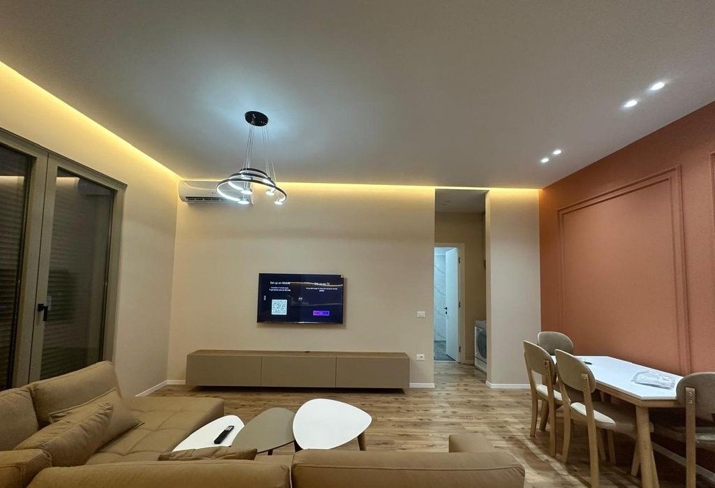 Affittiamo un appartamento 2+1 appena arredato vicino al Nuovo Bazaar!