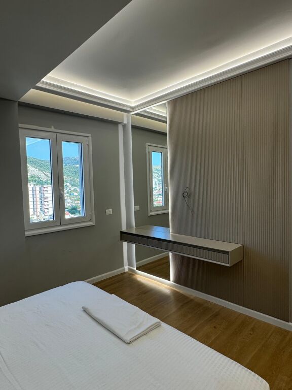 Apartament 2+1+ post parkimi ne shitje ne Vlore, prane Skeles.
