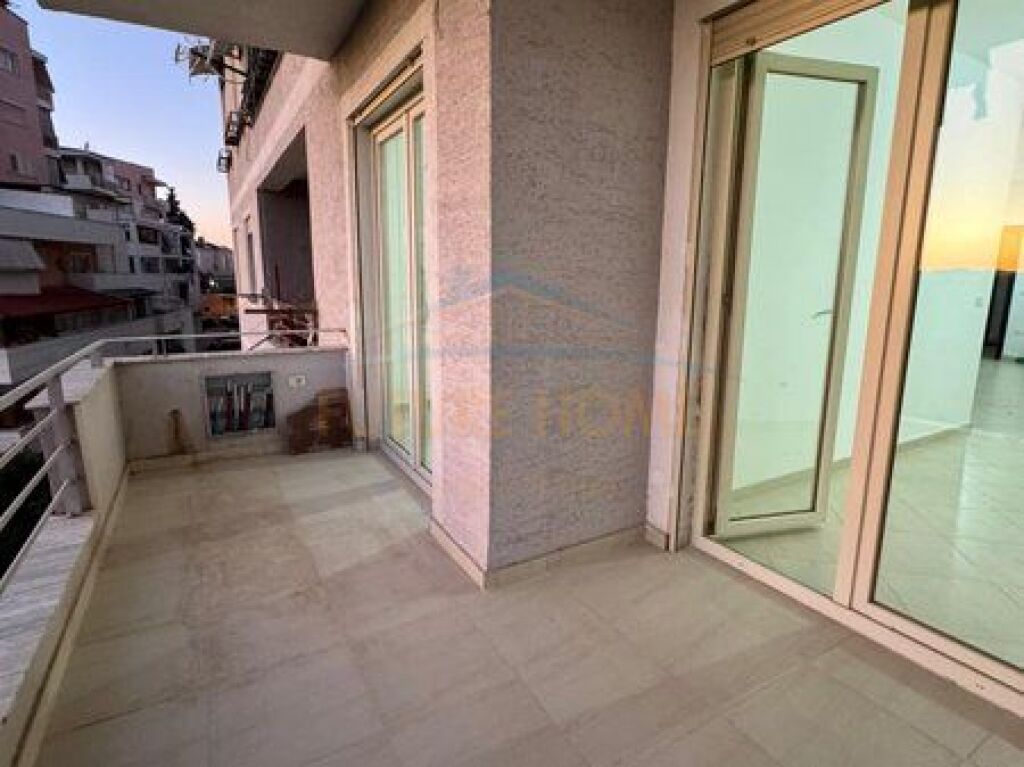 For sale, Apartment 1+1, Fresku, Tirana