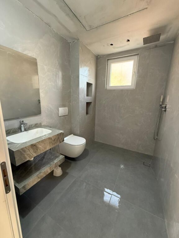 🏡 Jepet me Qira Apartament 3+1+2 në Shkozë !