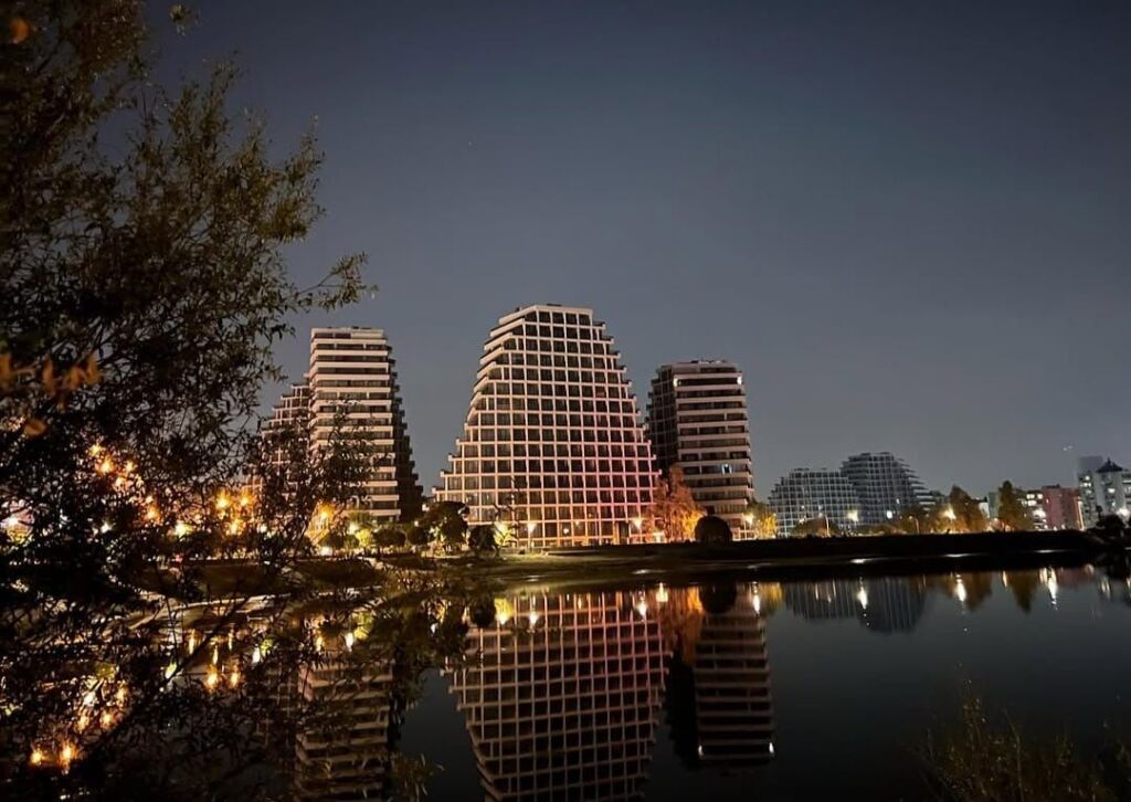 Commercial unit, Lake View Residence!