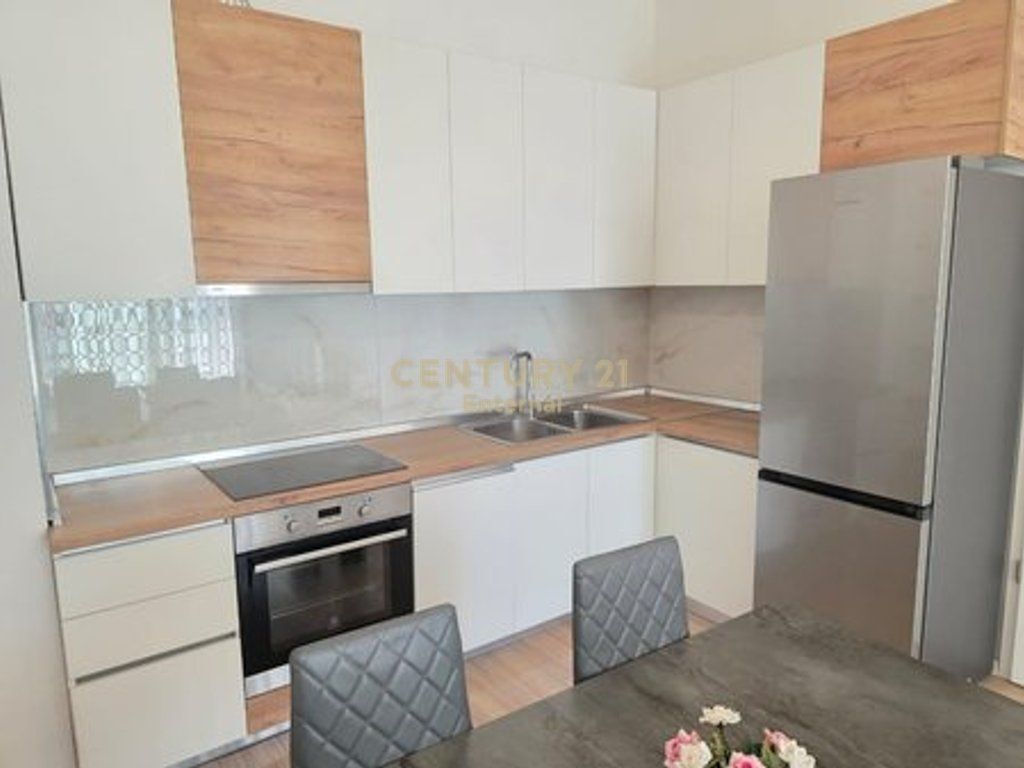 Appartamento 2+1 In Affitto nella Zona 21 Dhjetori 670 € /Mese Sup. Totale 86m2