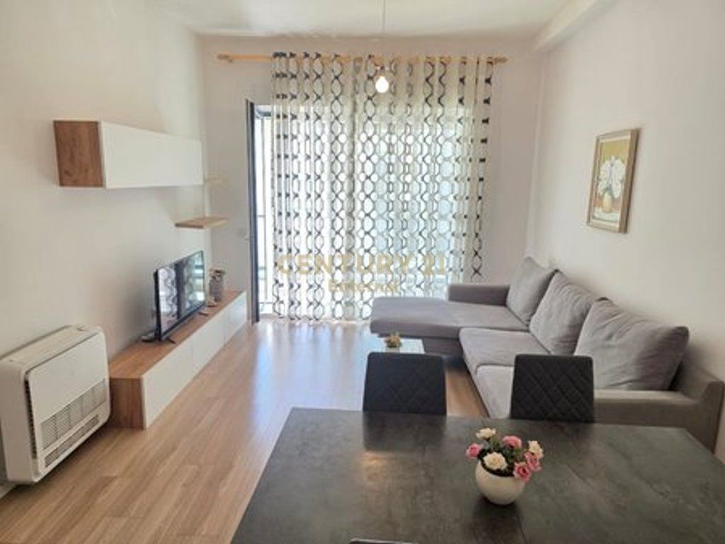 Appartamento 2+1 In Affitto nella Zona 21 Dhjetori 670 € /Mese Sup. Totale 86m2