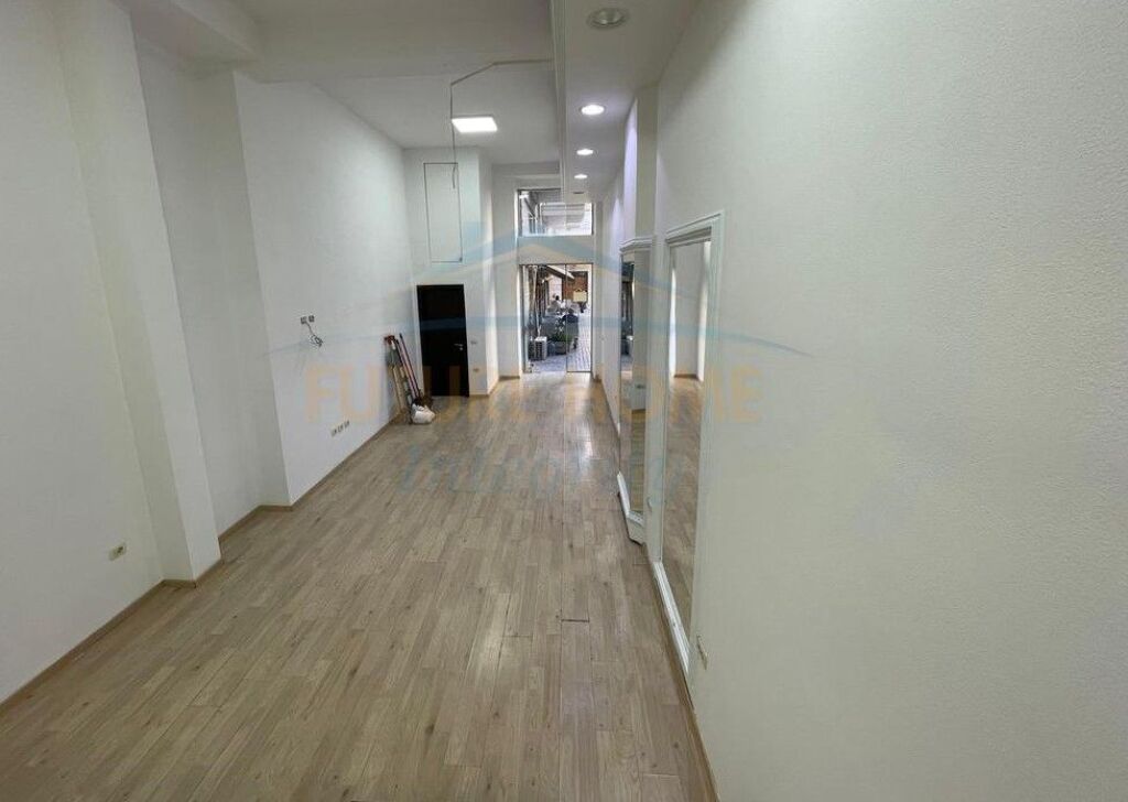 Affitto, Locale Commerciale, Via Kavaja