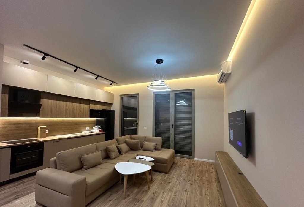 Affittiamo un appartamento 2+1 appena arredato vicino al Nuovo Bazaar!