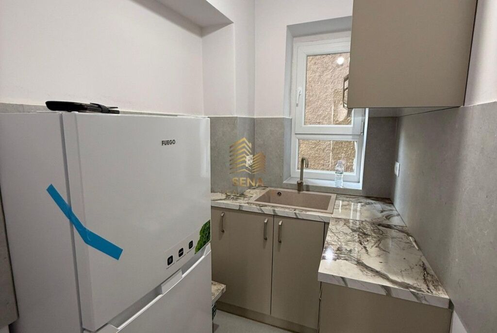 Qira, Ambient Biznesi, përballë Maternitetit të Ri, 1300 Euro/muaj Neto