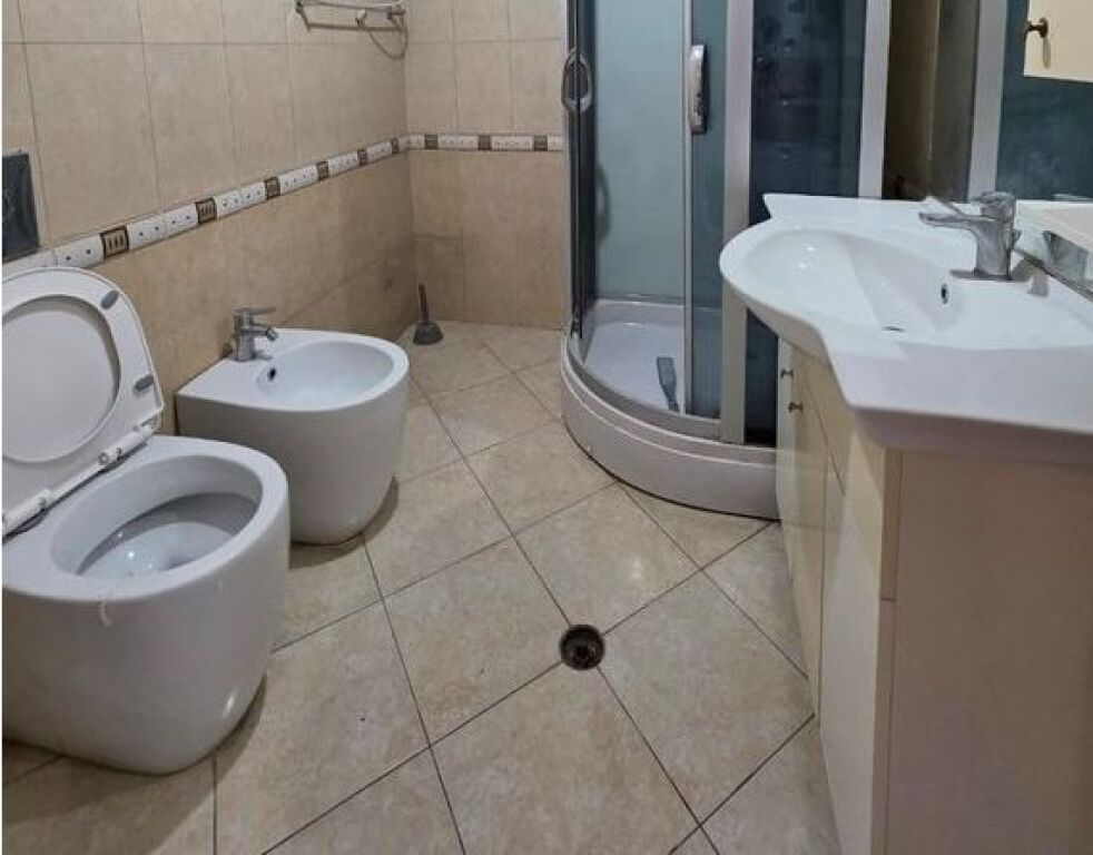 In vendita, Appartamento 2+1+2, Unaza e Re, Tirane.