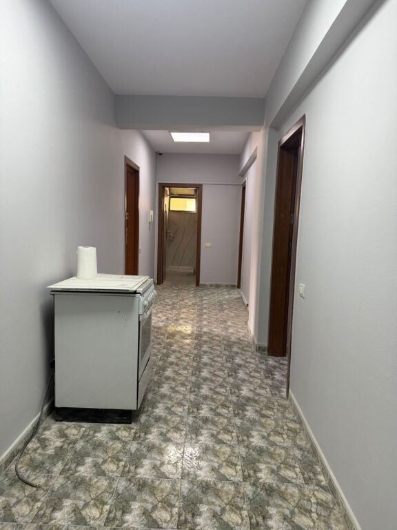 Jepen me qira ambient për biznes,Bllok