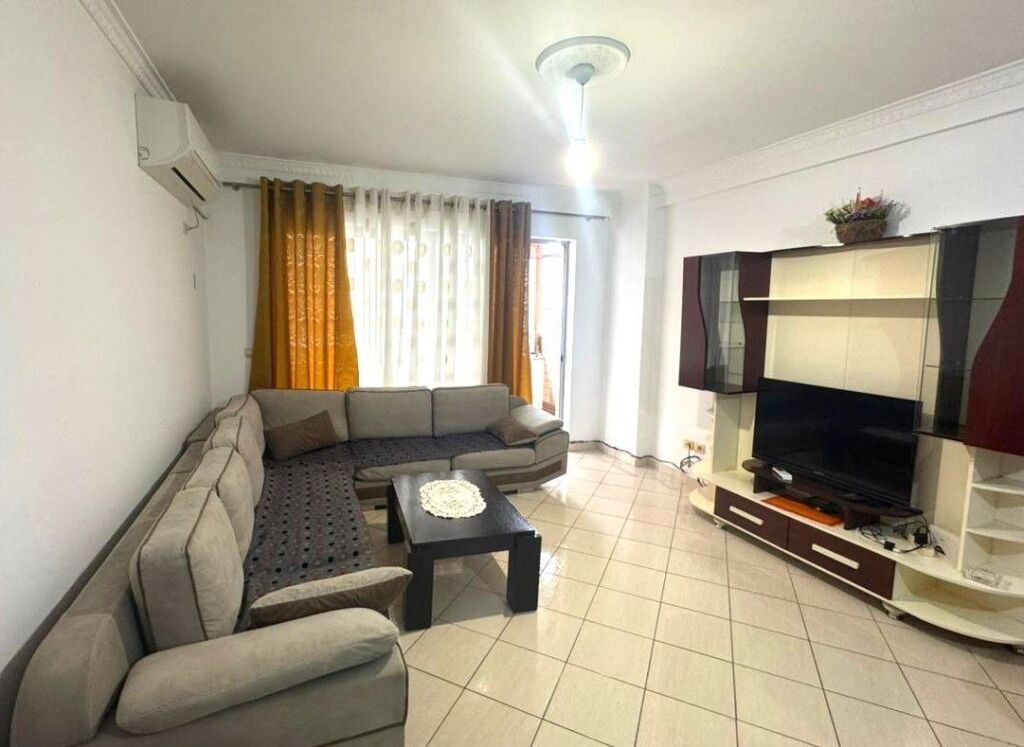 Jepet me qira apartament 2+1+2 në Astir