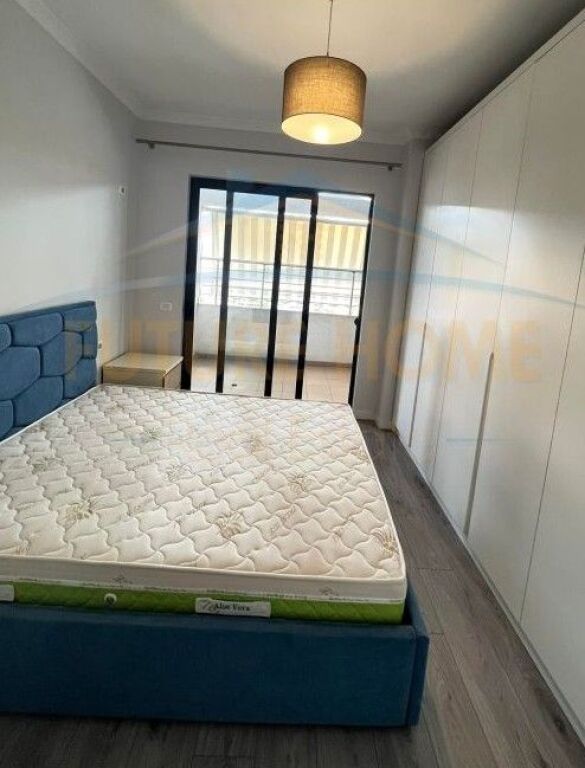 Qera, Apartament 2+1+2, Unaza e Re, Tiranë.